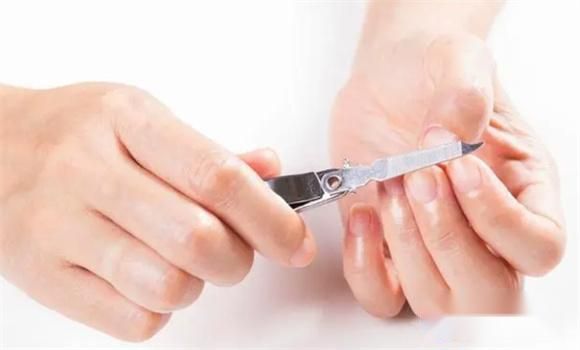 月牙是什么 为什么有的人指甲没有月牙 这样代表不健康吗