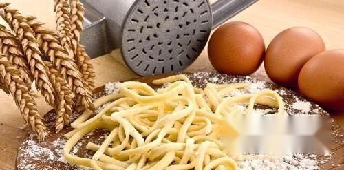 面条、米饭、馒头哪个热量高