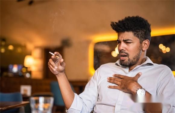 抽烟男士警惕！不保养让你提前衰老