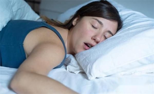 为什么睡觉会流口水 天天睡觉流口水是病吗