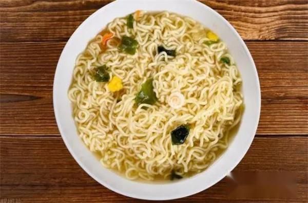 吃方便面，到底好不好？别再轻信“谣言”，一文告诉你实情