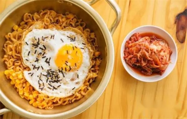 吃方便面，到底好不好？不要轻信“谣言”，现在告诉你实情